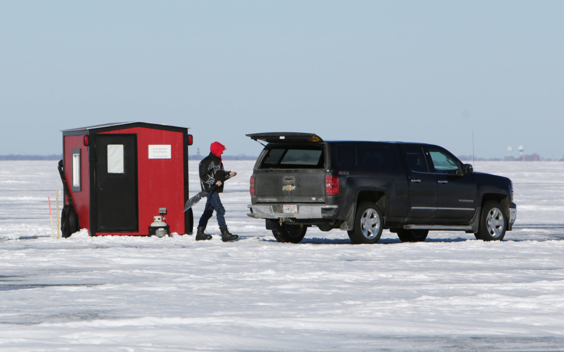 A sturgeon season with limited visibility